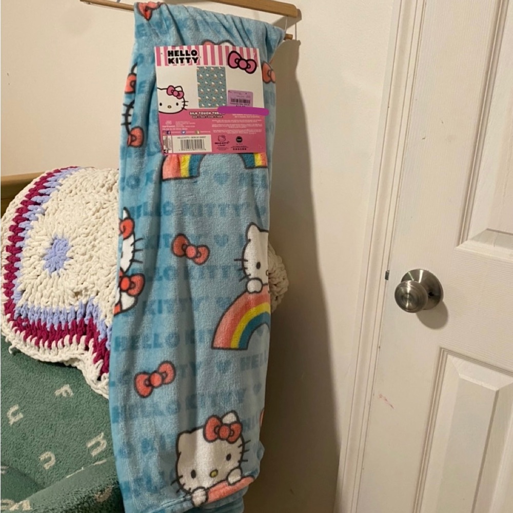 Hello kitty blanket